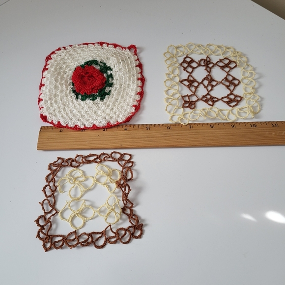 Lot of Three Vintage Crocheted Tatted Doilies - Picture 11 of 11